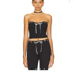 Noita Crop Top in Black
LOBA - REVOLVE